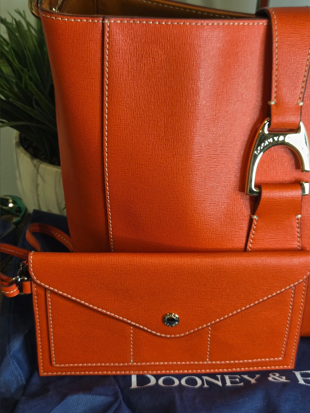 Dooney & Bourke Saffiano Leather Ashby Tote 3-Piece Set + Dust Bag Geranium - Picture 12 of 15